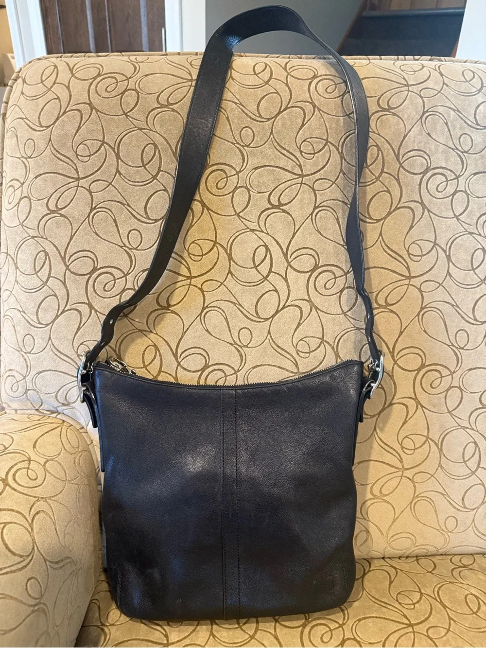 Coach 9326 Black Leather Shoulder Crossbody Bag Classic Minimalist Vintage